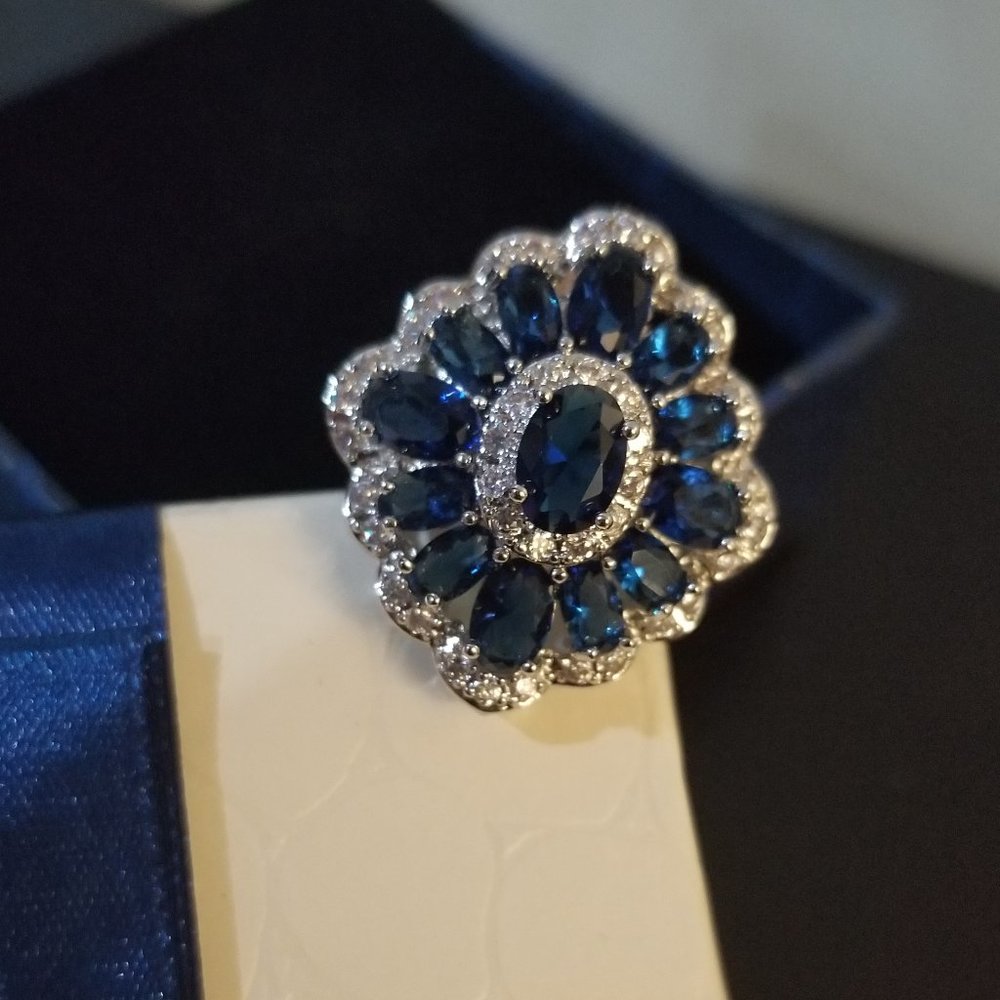 Swarovski Elements Blue Crystal Floral Women's Ring size 9 - Picture 4 of 8